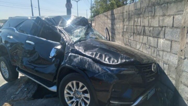 Cantor famoso sofre acidente de carro em Fortaleza e estado de saúde é revelado: ‘CARRO ACABOU’